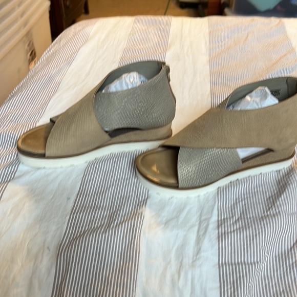 Diva True precious wedges.. NEW - Picture 3 of 4